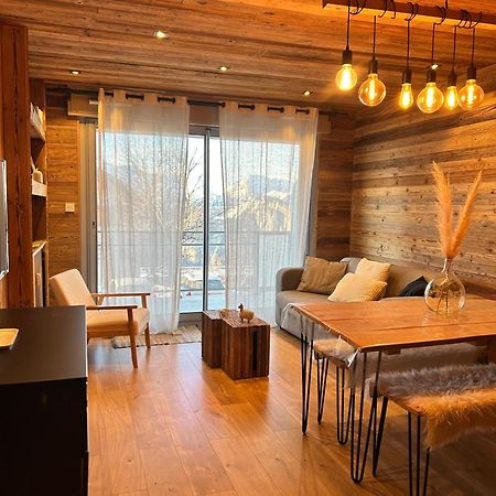 Alpe D'Huez Le Majestic 2 Skis Aux Pied Exterior photo
